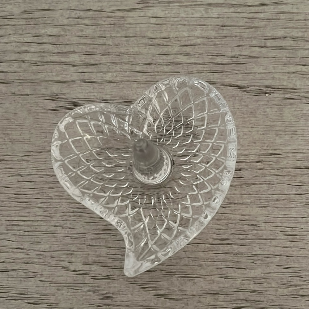 Heart shaped crystal ring holder